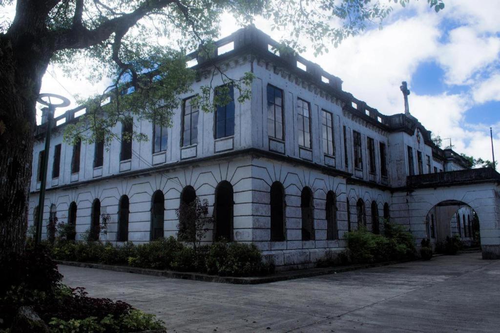 โรงแรม ซิตี้ ทราเวิล Baguio City ภายนอก รูปภาพ