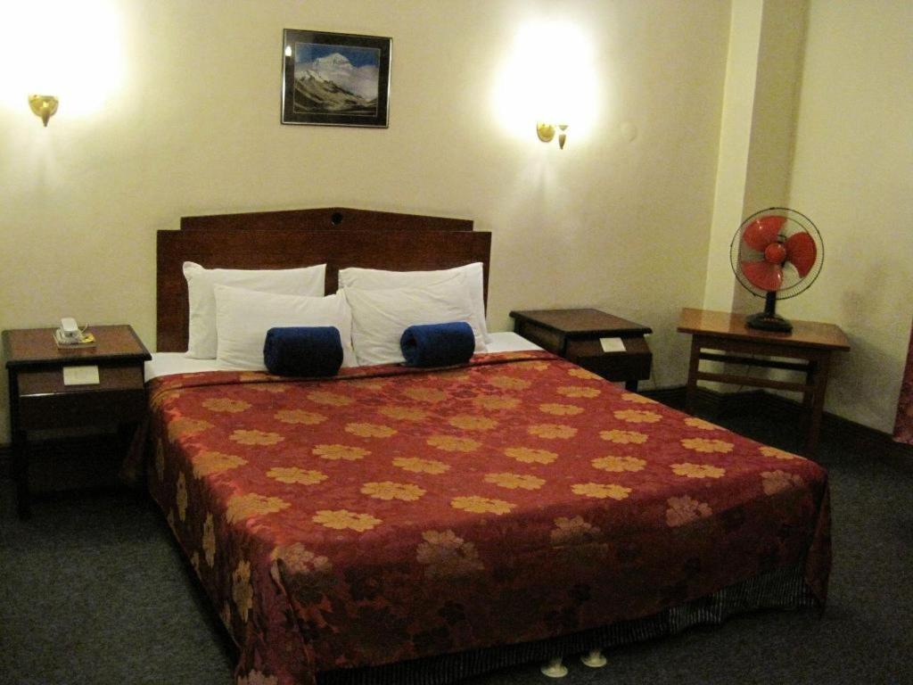 โรงแรม ซิตี้ ทราเวิล Baguio City ภายนอก รูปภาพ